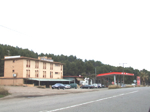 GASOLINERA Y HOSTAL EN FUNCIONAMIENTO