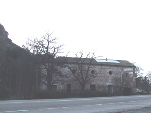 CASA " LOS PALACIOS",  CON  MANANTIALES  EN  EL RIO