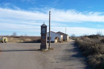 VISTA DEL PEIRON EN DIRECCI&Oacute;N ESTE CON  EL MATADERO AL FONDO.